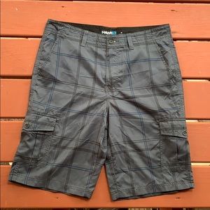 Men’s plaid lightweight cargo shorts